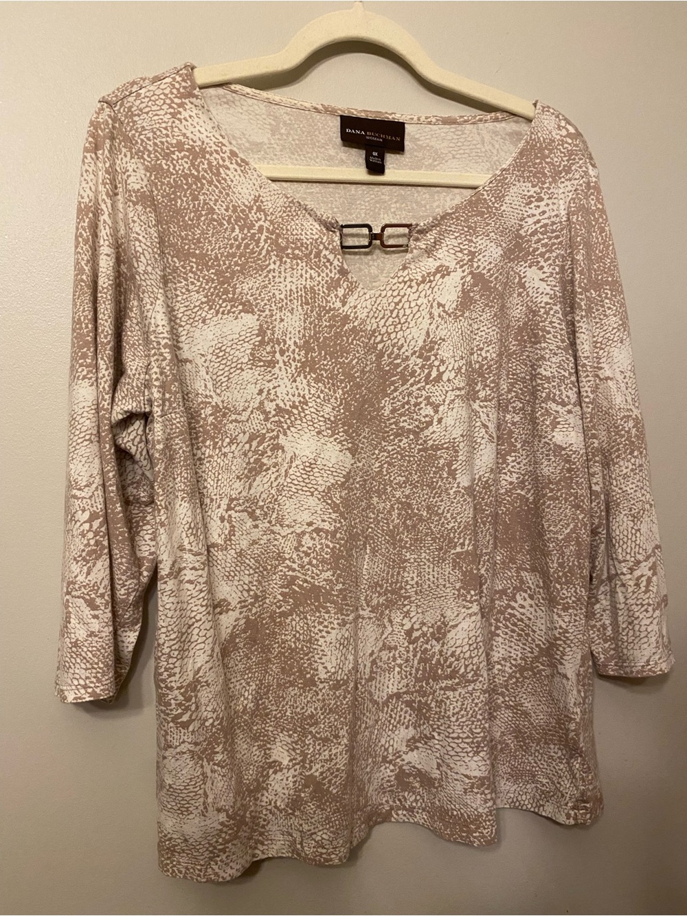 Dana Buchman Taupe and White Patterned V-Neck Top with Metal Accent